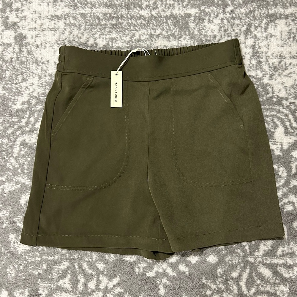 Max Studio Army Green High Waist Pull On Shorts NWT Small